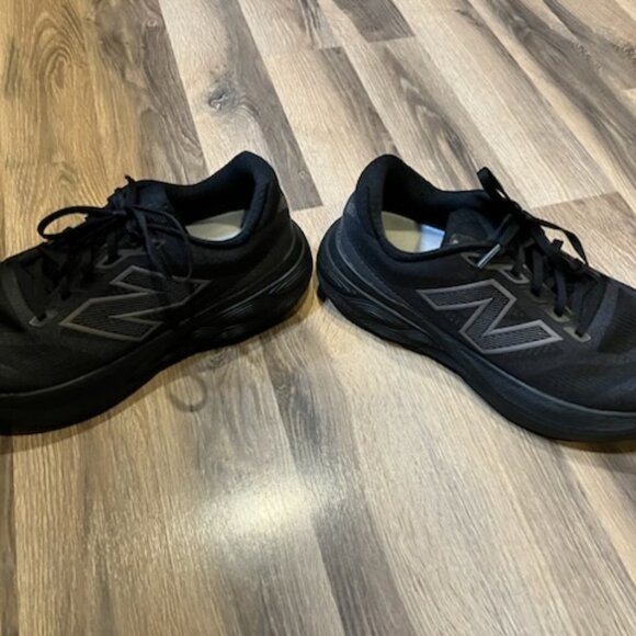 New Balance Fresh Foam X 880 v15 Men\'s Sneakers (Size 11 2E) (Black)
